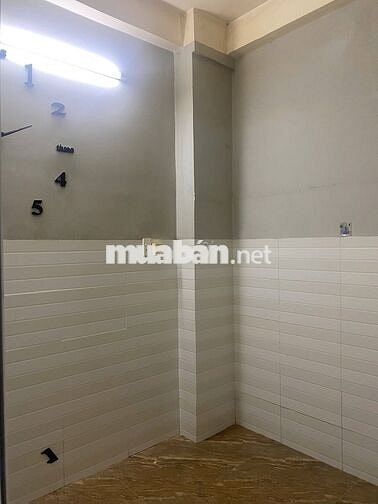 CHO THUÊ NHÀ NGUYÊN CĂN – 2 PHÒNG NGỦ + GÁC LỬNG RỘNG GẦN ĐH VĂN LANG