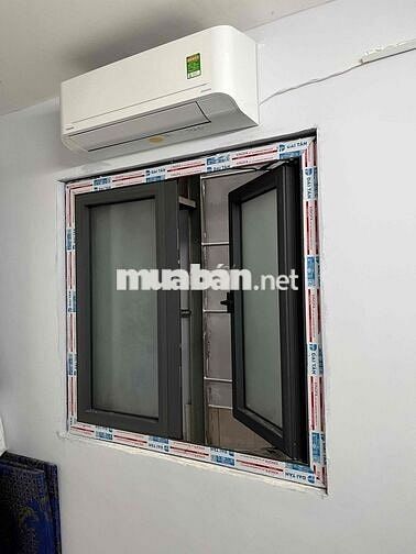 Thuê tầng trệt trong nhà nguyên căn (trên lầu có lối đi riêng biệt)