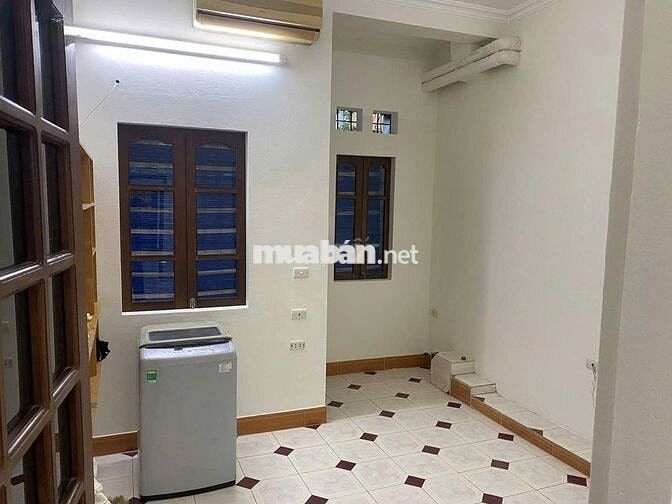 Cho thuê Tập thể tầng 2- Thủy Lợi - Thái Hà -45m2 -1 ngủ 1khách -6.5tr
