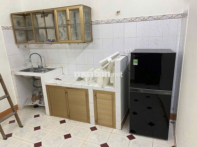 Cho thuê Tập thể tầng 2- Thủy Lợi - Thái Hà -45m2 -1 ngủ 1khách -6.5tr