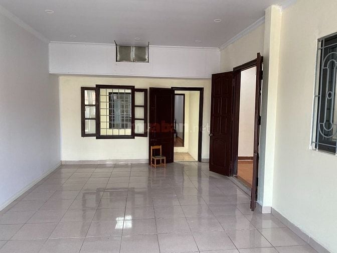 Cho thuê căn hộ liền kề 270 m2 làm VP hoặc để ở phố Ngọc Lâm, LB, HN