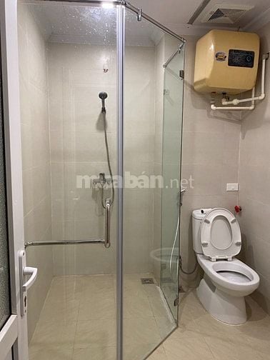 Cho thuê căn hộ liền kề 270 m2 làm VP hoặc để ở phố Ngọc Lâm, LB, HN