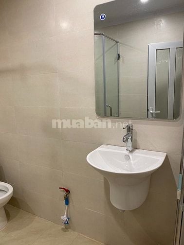 Cho thuê căn hộ liền kề 270 m2 làm VP hoặc để ở phố Ngọc Lâm, LB, HN