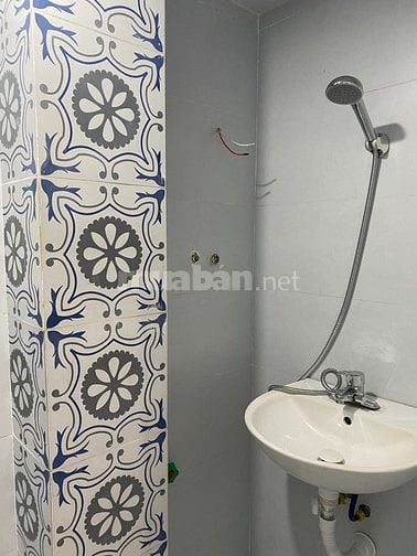 Cho thuê căn hộ liền kề 270 m2 làm VP hoặc để ở phố Ngọc Lâm, LB, HN