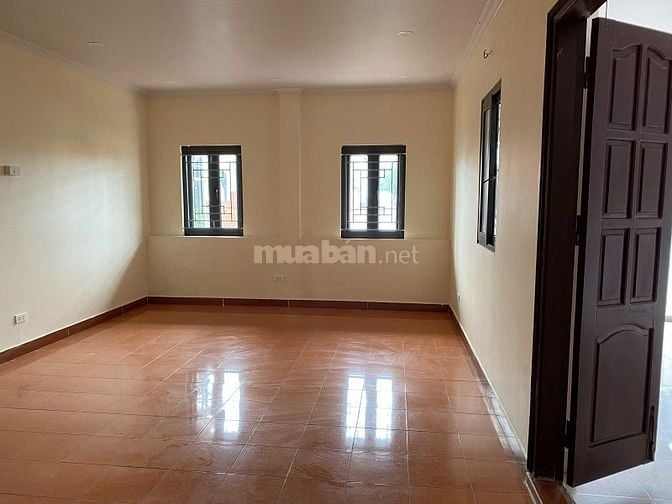 Cho thuê căn hộ liền kề 270 m2 làm VP hoặc để ở phố Ngọc Lâm, LB, HN