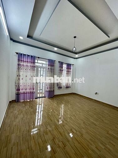 Bán nhà hẻm xe hơi gần chợ bà điểm hóc môn DT   ngang 5 dài 17 2 lầu