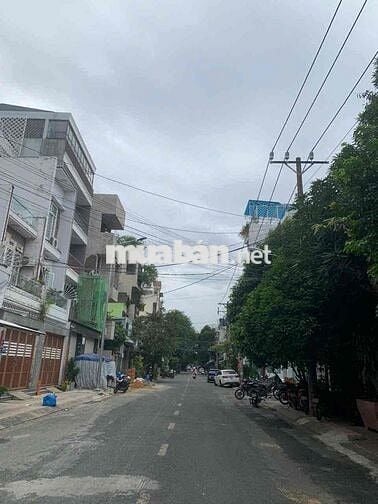 Chủ kẹt bán gấp MT nội bộ Lê Niệm. 4m x 15m. Nhà 2 tấm. Giá 7.5 tỷ