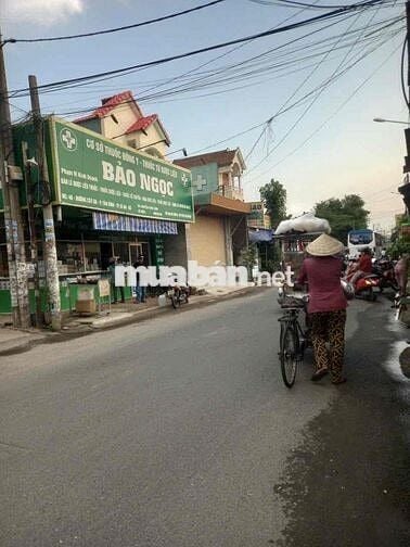 nhà mặt tiền đuòng nhựa cây da buôn bán víp, diện tích 115m ,