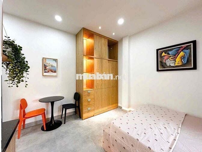 Căn hộ cao cấp mới toanh 100% đầy đủ nội thất ngay Lạc Long Quân