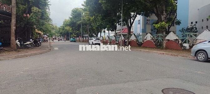 Nhà Lô Góc 201m², 2 MT, Gần QL1K, Đông Hòa, Tp HCM, Chỉ 10.5 Tỷ, TLCC