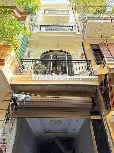 Bán nhà mặt ngõ - phố Bà Triệu, oto đỗ cửa.