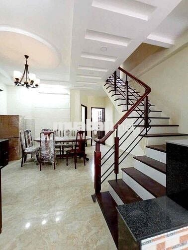 Nhà Sạch Sẻ DT 5x15 1Trệt 2Lầu 7Pn 4Wc Sân Rộng Đậu Xe Ngã Tư Ga Q12