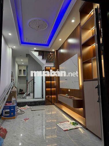 Bán nhà mặt ngõ - phố Bà Triệu, oto đỗ cửa.