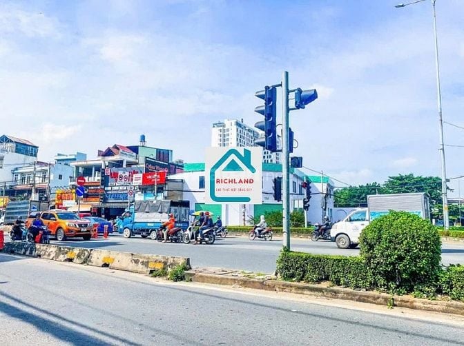 Cho Thuê Nhà GÓC 2MT : Hà Huy Giáp, Phường Thạnh Lộc, Quận 12, TPHCM