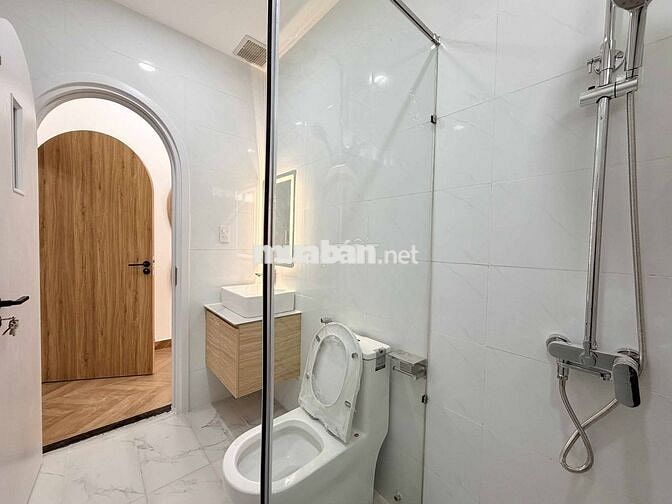 Nhỉnh 10 tỷ HXH Phạm Văn Đồng 3 tầng 4PN gara oto nội thất cao cấp