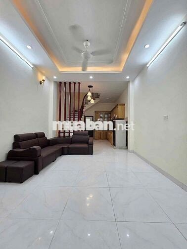 cần bán ngôi nhà 5tầng tại An thắng Phường biên Giang