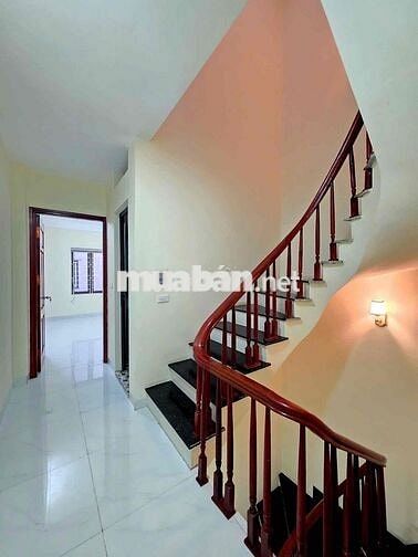 cần bán ngôi nhà 5tầng tại An thắng Phường biên Giang