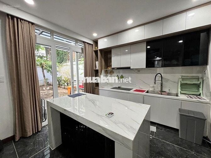 CHO THUÊ BIỆT THỰ SƯ VẠN HẠNH Q10, DT 14x16M, TRỆT 2 LẦU ST, 65 TRIỆU