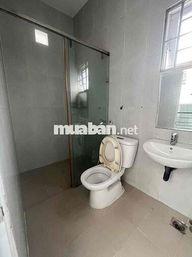 cho thuê nhà sát quang trung 8tr