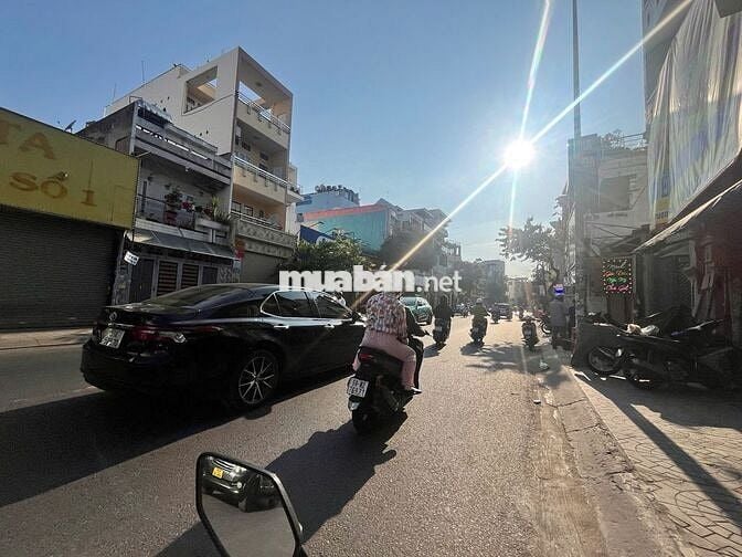 CHo thuê mbkd góc 2 mặt tiền đường Trần văn giàu 10x30m thông suốt