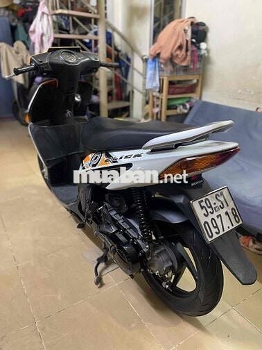 Honda ClickPlay 2011 Cam trắng