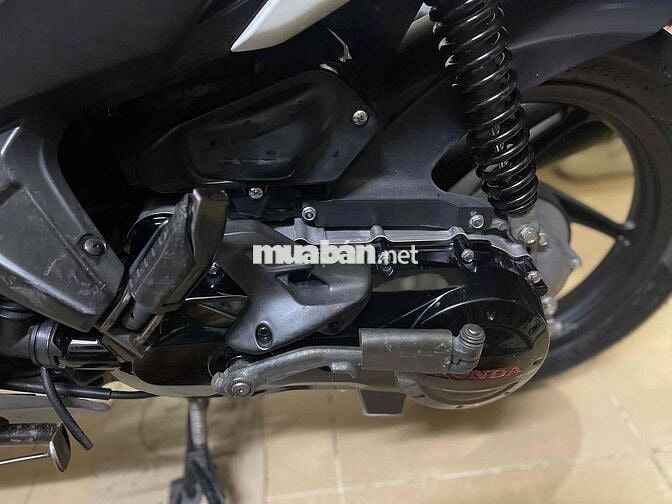 Honda ClickPlay 2011 Cam trắng