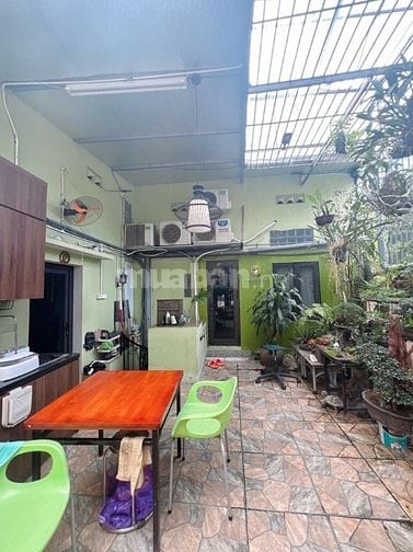 Nguyễn Ngọc Vũ – Cầu Giấy – 108 M – 2 Tầng – MT 9.3 M – Giá 32.6 Tỷ.  