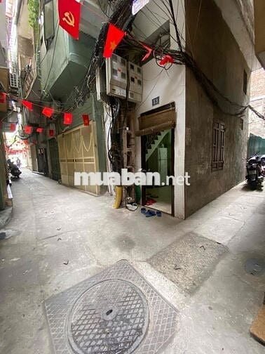 Bán nhà 3 tầng Cách công viên Thống Nhất 100 m