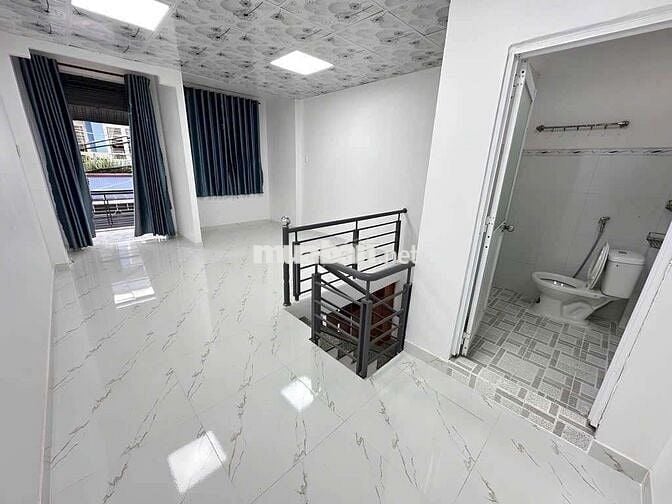 CHỦ GẤP BÁN NHÀ 2 TẦNG -GIÁ 3.4TỶ-DT. 4 X 20 - CÓ 3 PHÒNG TRỌ PHÍA SAU