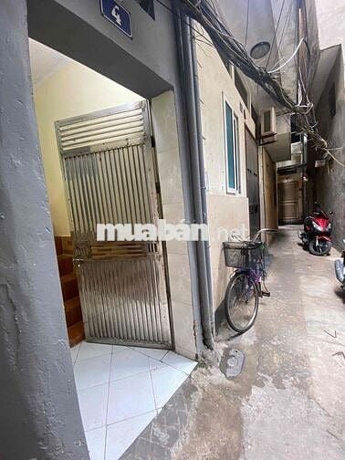 Bán nhà 3 tầng Cách công viên Thống Nhất 100 m