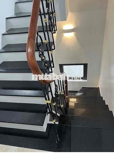 Bán nhà Hoàng Mai- Hà Nội- 6 tầng- thang máy- nở hậu- ngõ camry