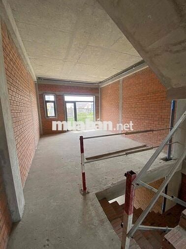 Nhà phố khu đô thị 1 trệt 3 lầu 206m2, 5 phòng ngủ trong khu đô thị