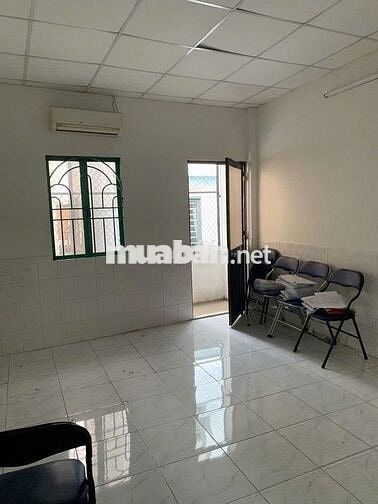 Nhà Mặt tiền KD Lạc Long Quân, Q11. DT: 3.5x14, 1 lầu, 2PN, 2WC