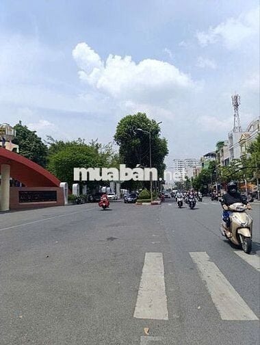 MẶT TIỀN BÌNH PHÚ VỊ TRÍ VÀNG ĐỐI DIỆN CÔNG VIÊN DT(4X20)GIÁ 24.5 TỶ