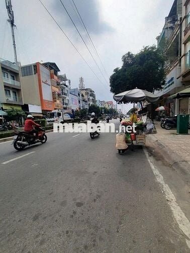 4.5x18m, Mặt tiền 3 lầu Nguyễn Chí Thanh - 3/2, Q11 (4PN, 4WC)