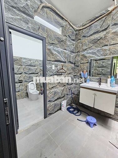 Nhà thuê  có nội thất 4*25 Gác lửng  Đường võ văn vân ấp 1 vĩnh vlb