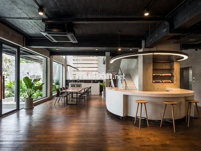 Toà nhà 7 tầng Q1 trung tâm ngang 8m giá 1xx kiếm đỏ con mắt đây nè !!