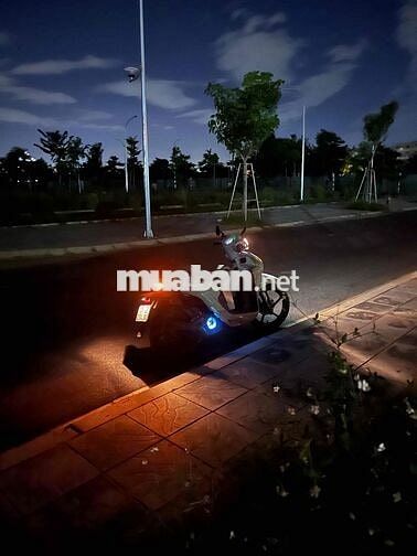 Chính chủ xe vision thể thao 2023 xám xi măng