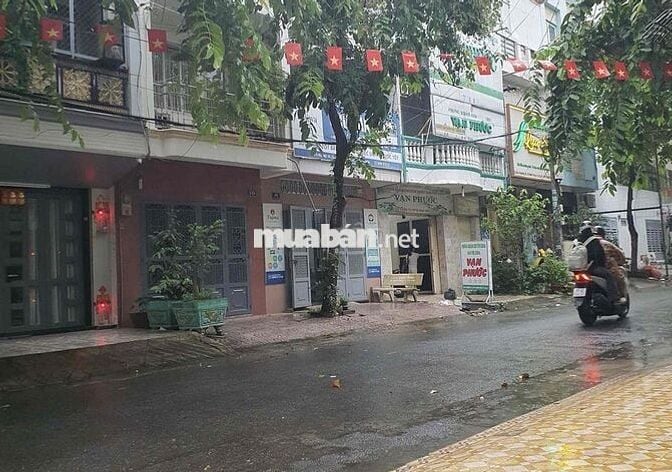 Nhà Mới Ngay Khu Vip Cư Xá Bình Thới , DT: 4,5 x20m, 2lầu