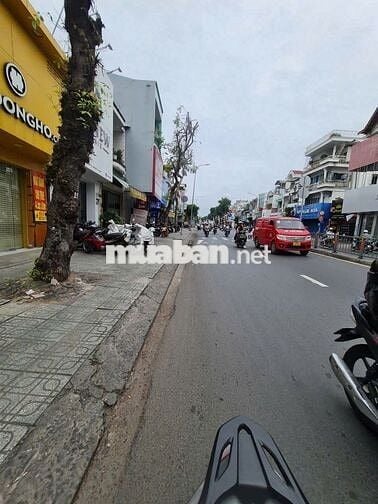 Nhà cho thuê mặt tiền đường Quang trung 4,5x20m 2L khu kd sầm uất