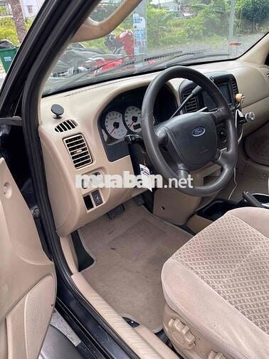 Ford Escape 2004 2.3L XLS - 99 km