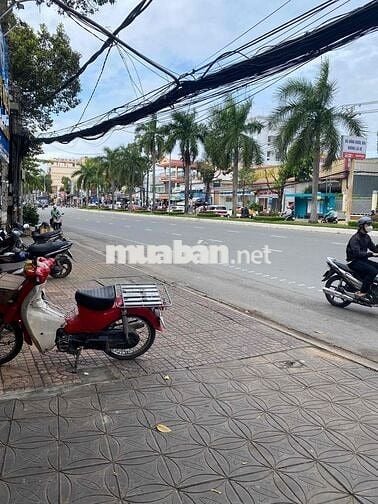 Mặt tiền 3/2 đối diện đh Cần Thơ
