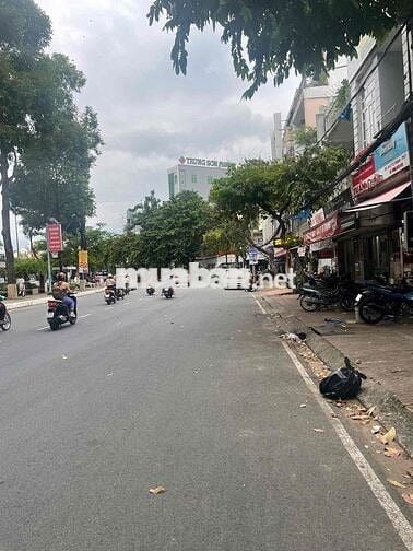 Nhà 2 lầu 4 phòng có nội thất gần Cv Lưu Hữu Phước (thuận tiện kd)