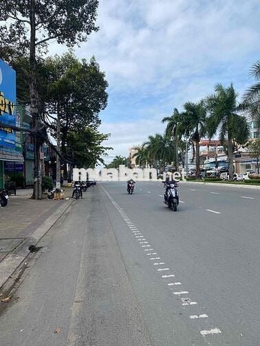 Mặt tiền 3/2 đối diện đh Cần Thơ