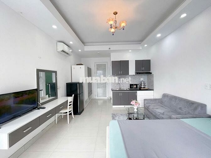 CĂN HỘ BAN CÔNG SIÊU TO NGAY CO.OP MART NHIÊU LỘC Q.3 CÓ THANG MÁY