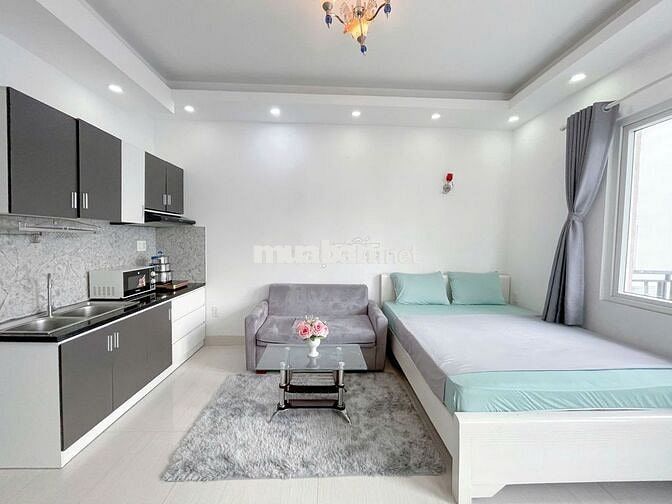 CĂN HỘ BAN CÔNG SIÊU TO NGAY CO.OP MART NHIÊU LỘC Q.3 CÓ THANG MÁY