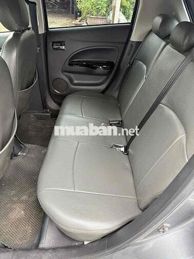 Mitsubishi Mirage Xám 5 chỗ Số tự động
