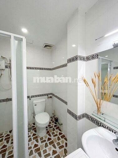 CĂN HỘ BAN CÔNG SIÊU TO NGAY CO.OP MART NHIÊU LỘC Q.3 CÓ THANG MÁY