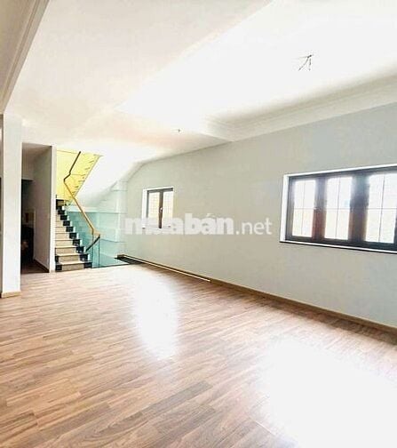 NHÀ 4 TẦNG - MẶT TIỀN KD - NGANG 10M - NỘI THẤT CƠ BẢN