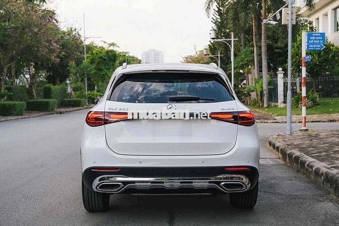 🔺𝐌𝐄𝐑𝐂𝐄𝐃𝐄𝐒-𝐁𝐄𝐍𝐙 GLC200 4MATIC SẢN XUẤT 2023 LƯỚT